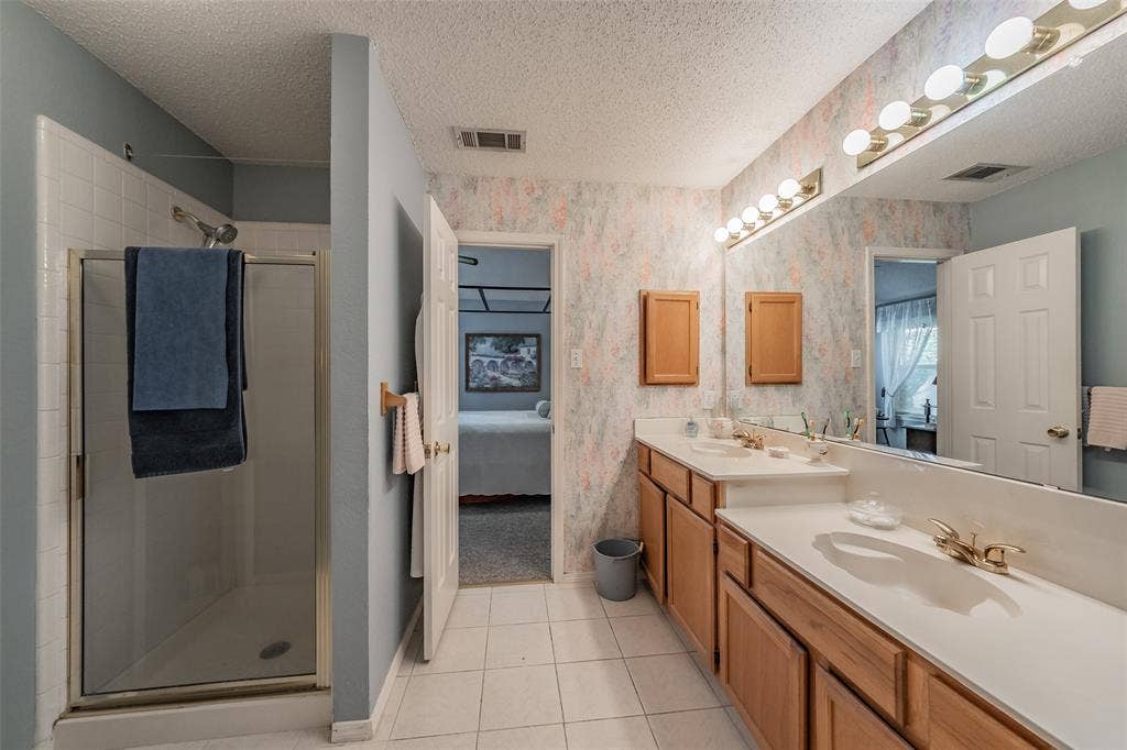 1108 Middlebury Lane, Euless, TX 76040 1108 Middlebury Lane, Euless, TX 76040