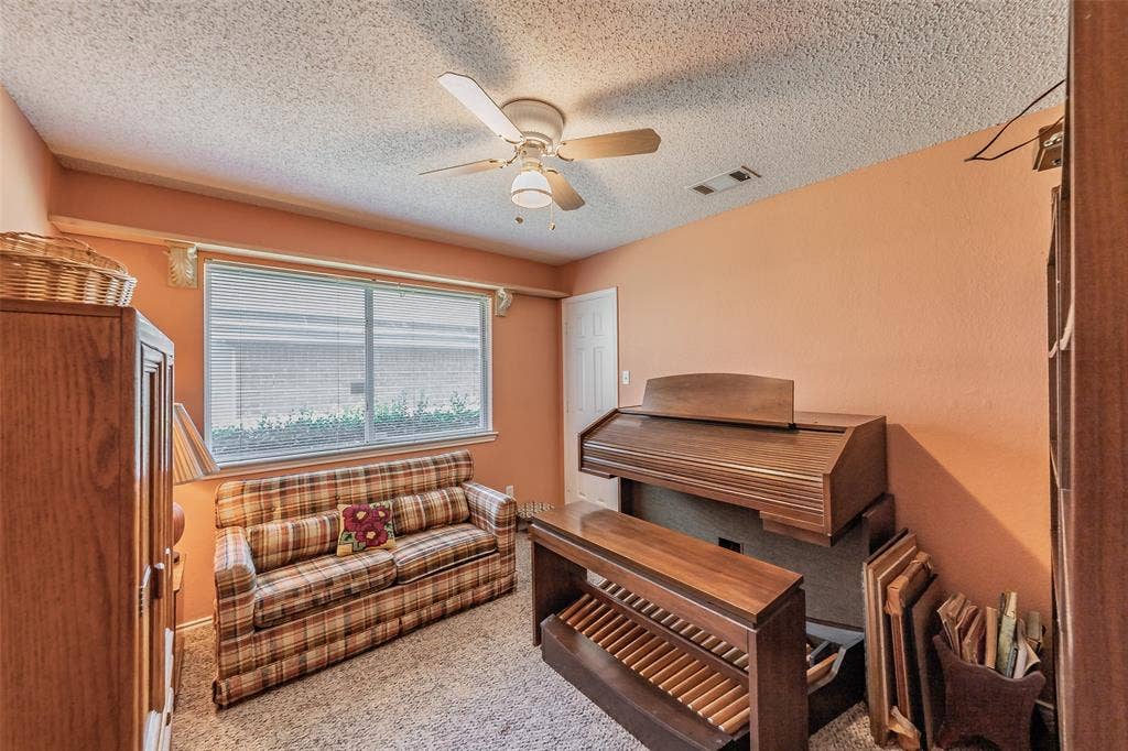1108 Middlebury Lane, Euless, TX 76040 1108 Middlebury Lane, Euless, TX 76040