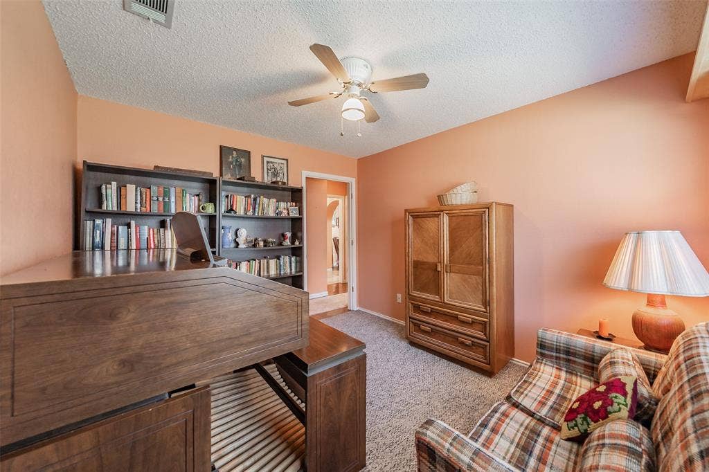 1108 Middlebury Lane, Euless, TX 76040 1108 Middlebury Lane, Euless, TX 76040