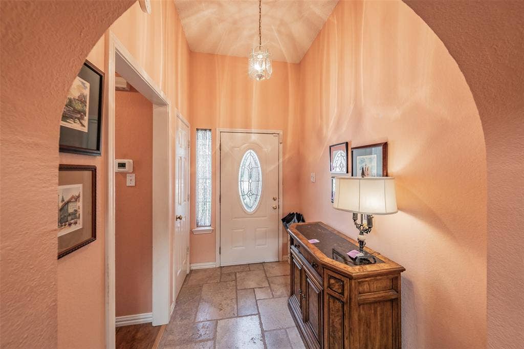 1108 Middlebury Lane, Euless, TX 76040 1108 Middlebury Lane, Euless, TX 76040
