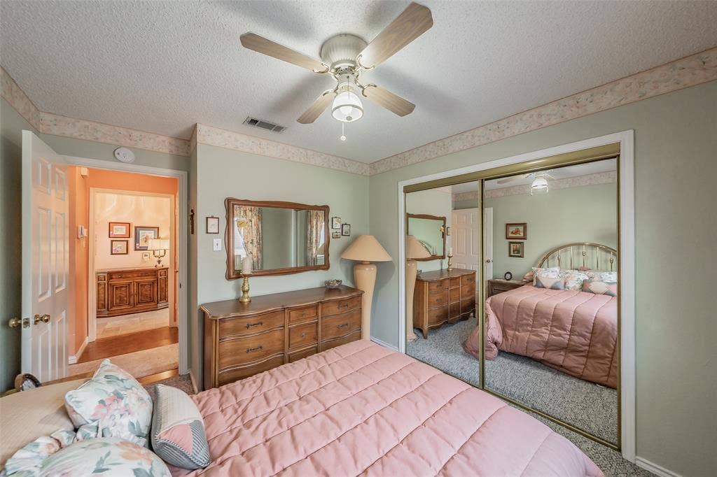 1108 Middlebury Lane, Euless, TX 76040 1108 Middlebury Lane, Euless, TX 76040