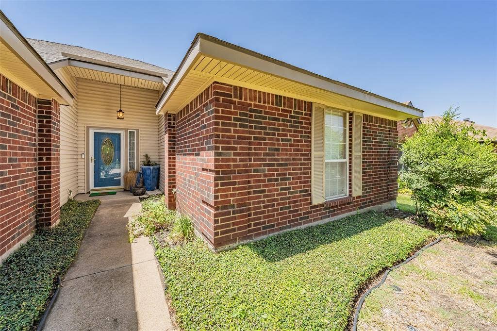 1108 Middlebury Lane, Euless, TX 76040 1108 Middlebury Lane, Euless, TX 76040