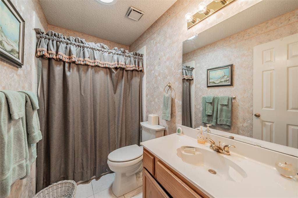 1108 Middlebury Lane, Euless, TX 76040 1108 Middlebury Lane, Euless, TX 76040