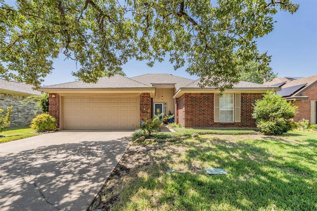 1108 Middlebury Lane, Euless, TX 76040 1108 Middlebury Lane, Euless, TX 76040