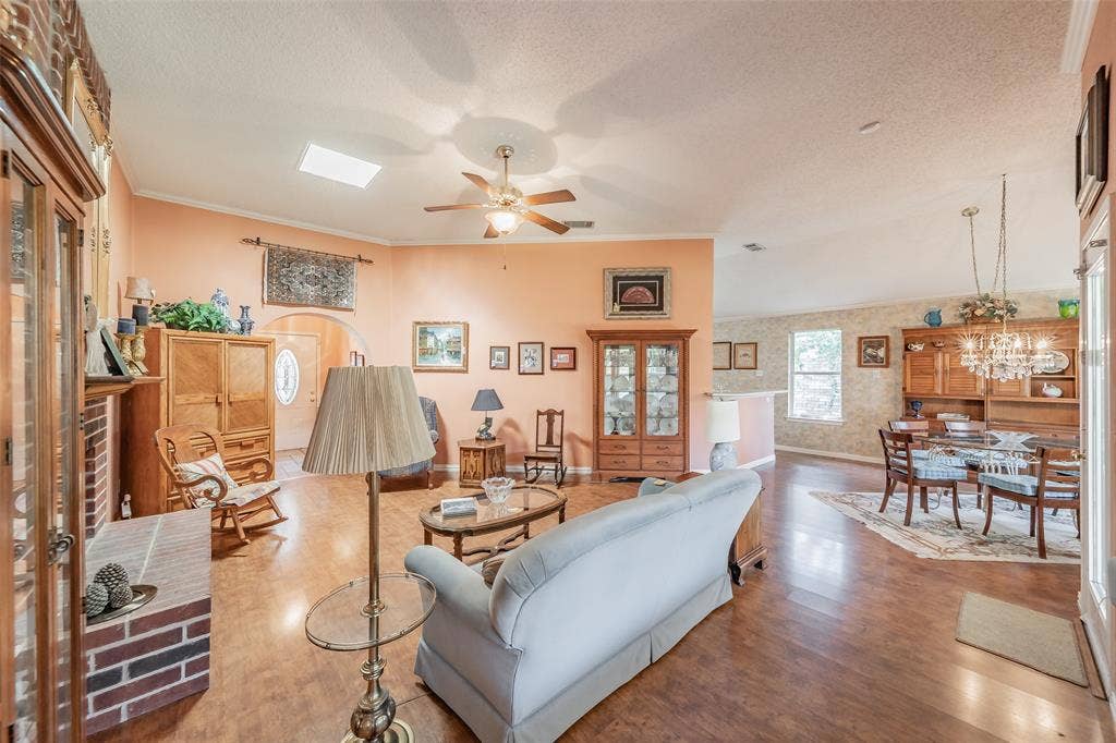 1108 Middlebury Lane, Euless, TX 76040 1108 Middlebury Lane, Euless, TX 76040
