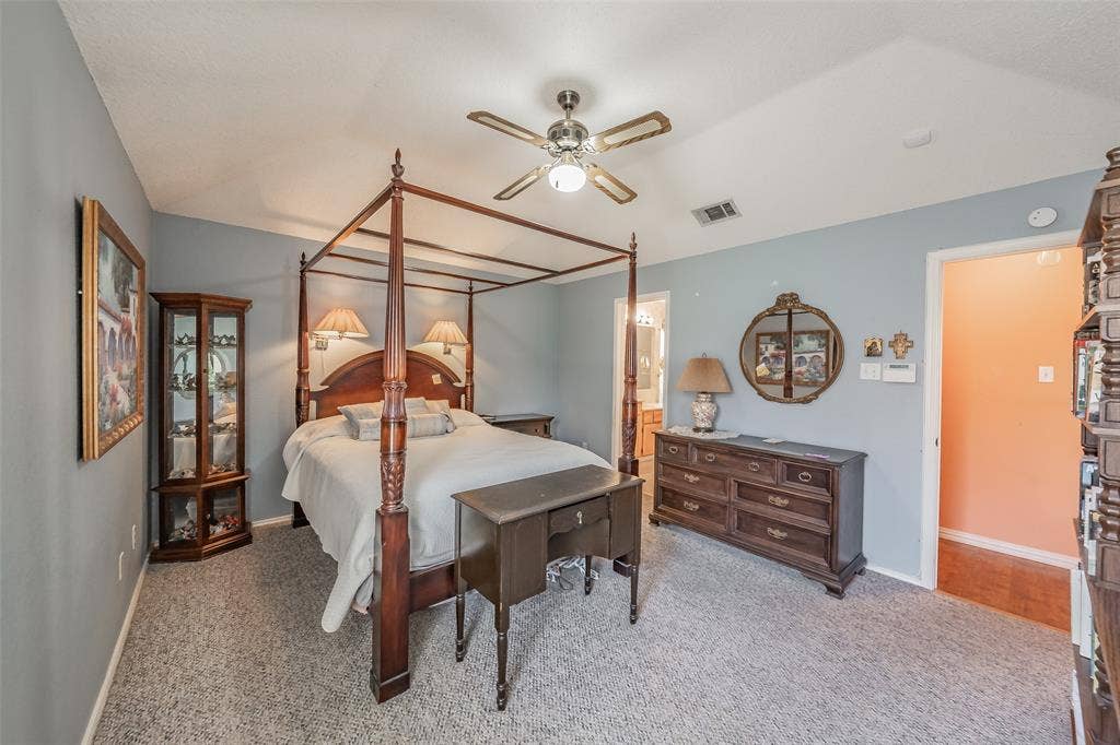 1108 Middlebury Lane, Euless, TX 76040 1108 Middlebury Lane, Euless, TX 76040