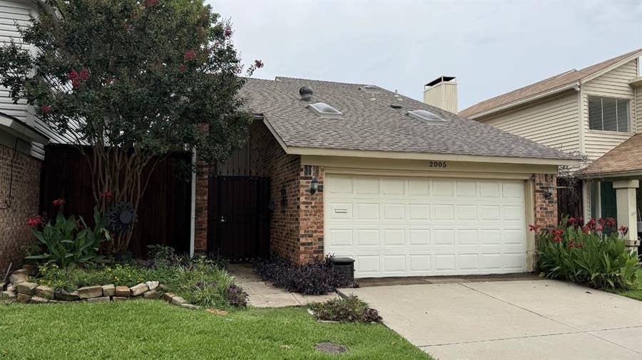 Property photo for 2005 Via Sonoma, Carrollton, TX