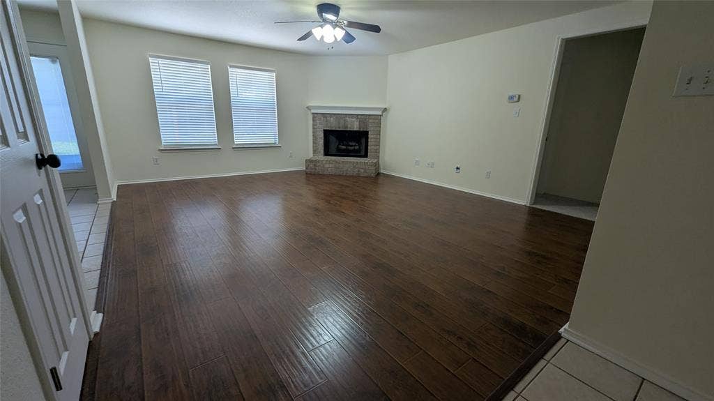 916 Heberle Drive, Burleson, TX 76028 916 Heberle Drive, Burleson, TX 76028