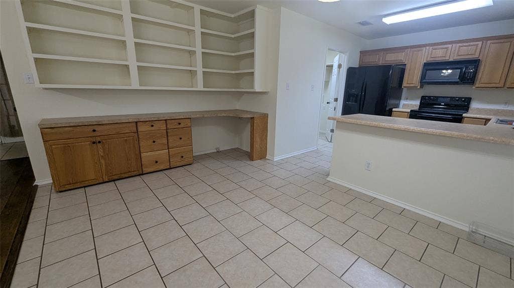 916 Heberle Drive, Burleson, TX 76028 916 Heberle Drive, Burleson, TX 76028