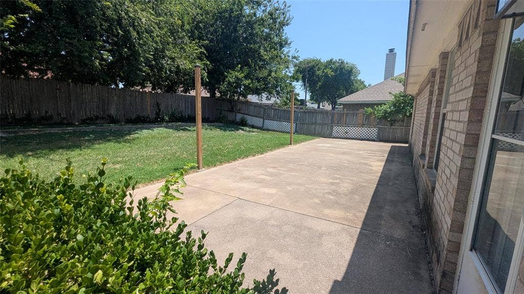 916 Heberle Drive, Burleson, TX 76028 916 Heberle Drive, Burleson, TX 76028