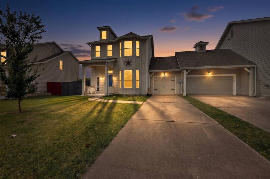 Property photo for 814 Greene Way, Wylie, TX