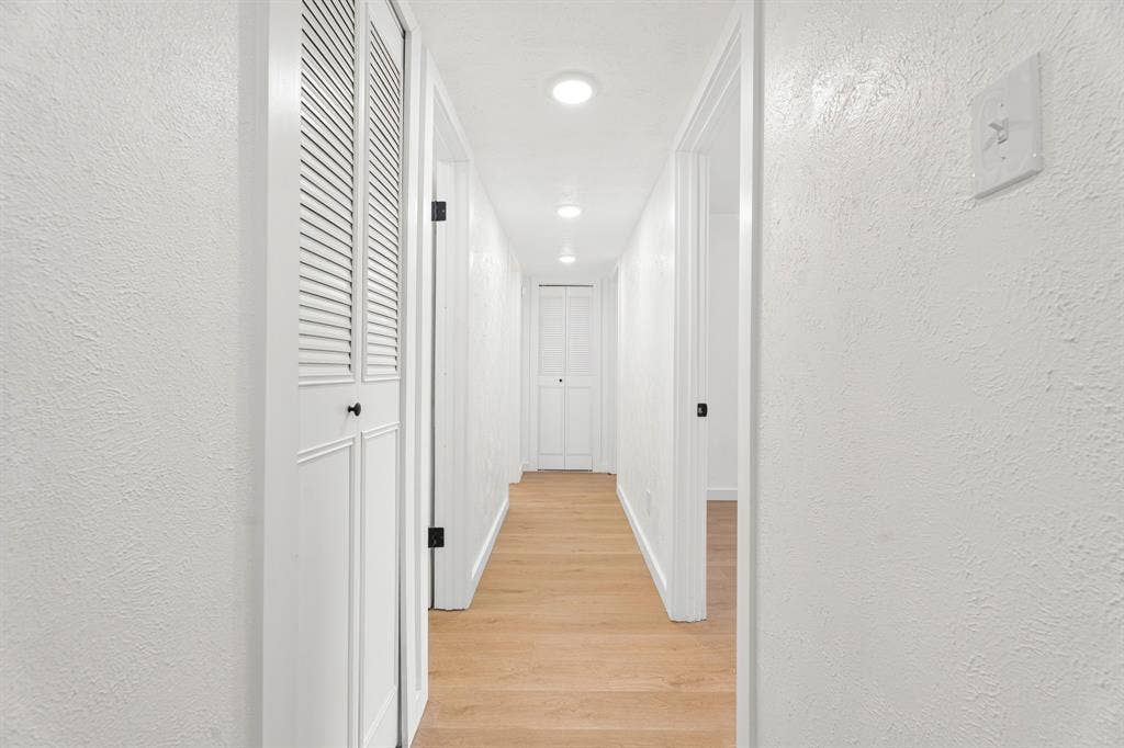 421 Parkvale Lane, Grand Prairie, TX 75052 421 Parkvale Lane, Grand Prairie, TX 75052