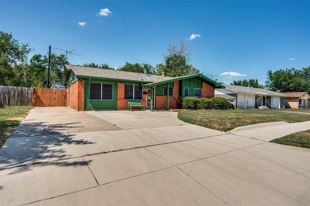 5213 Bonnie Wayne Street, Haltom City, TX 76117 Great curb appeal - extra wide driveway for plenty of off street parking