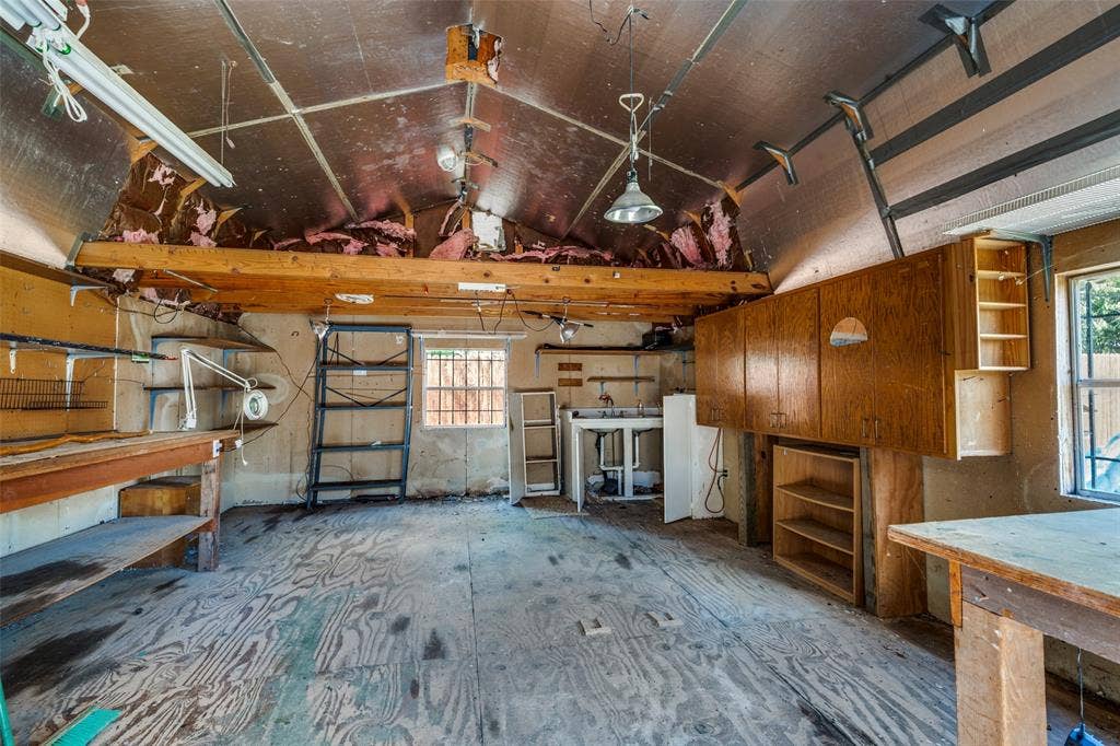 5213 Bonnie Wayne Street, Haltom City, TX 76117 Large Workshop
