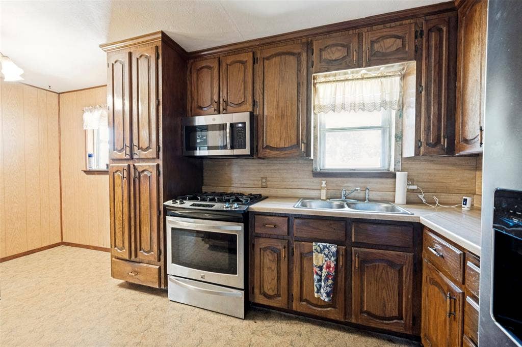 5213 Bonnie Wayne Street, Haltom City, TX 76117 5213 Bonnie Wayne Street, Haltom City, TX 76117