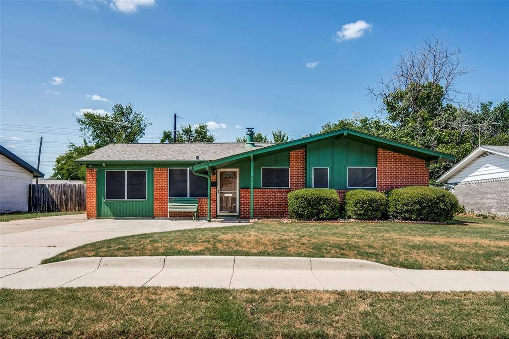 5213 Bonnie Wayne Street, Haltom City, TX 76117 Welcome to 5213 Bonnie Wayne St
