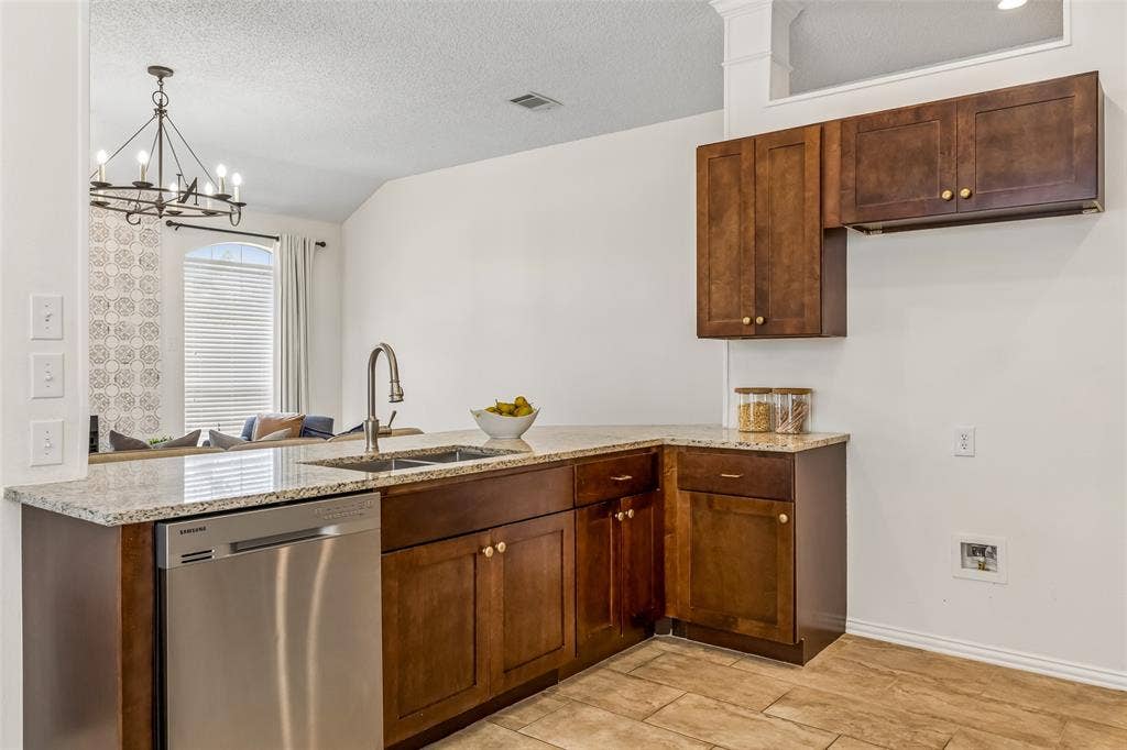 2108 Monticello Circle, Plano, TX 75075 2108 Monticello Circle, Plano, TX 75075