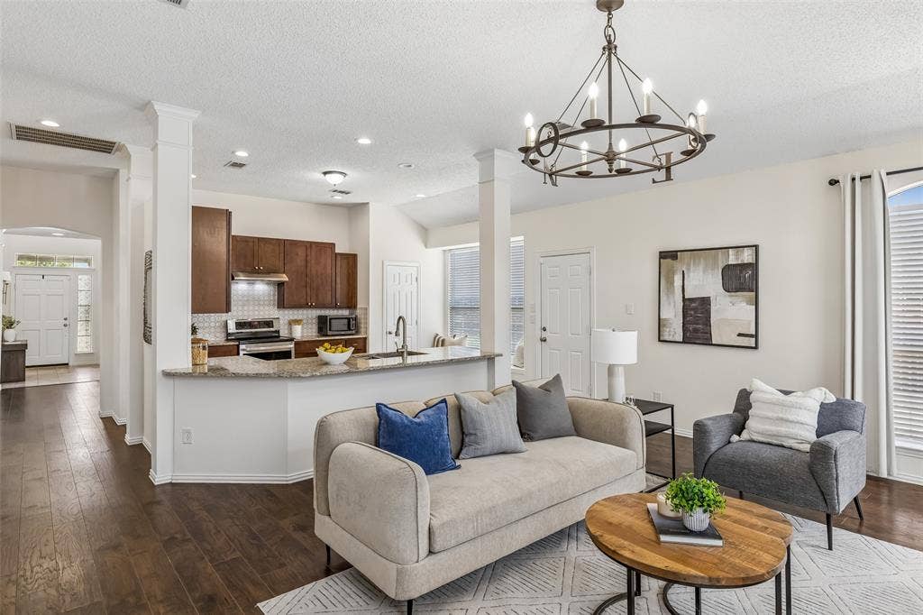 2108 Monticello Circle, Plano, TX 75075 2108 Monticello Circle, Plano, TX 75075