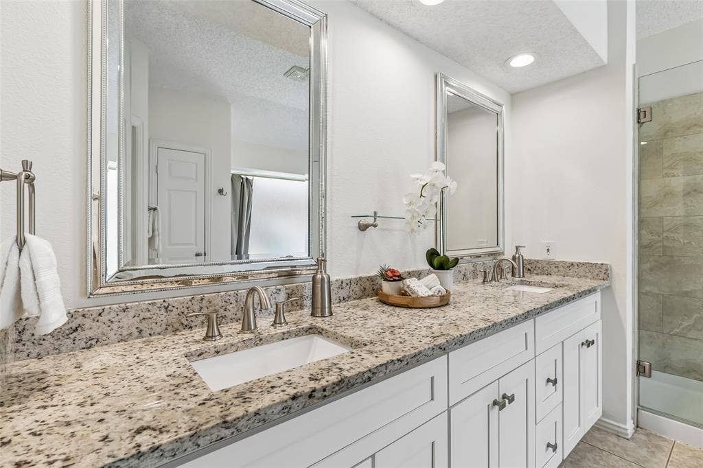 2108 Monticello Circle, Plano, TX 75075 2108 Monticello Circle, Plano, TX 75075