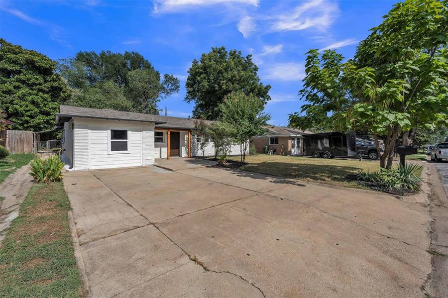Property photo for 408 Simmons Drive, Hurst, TX