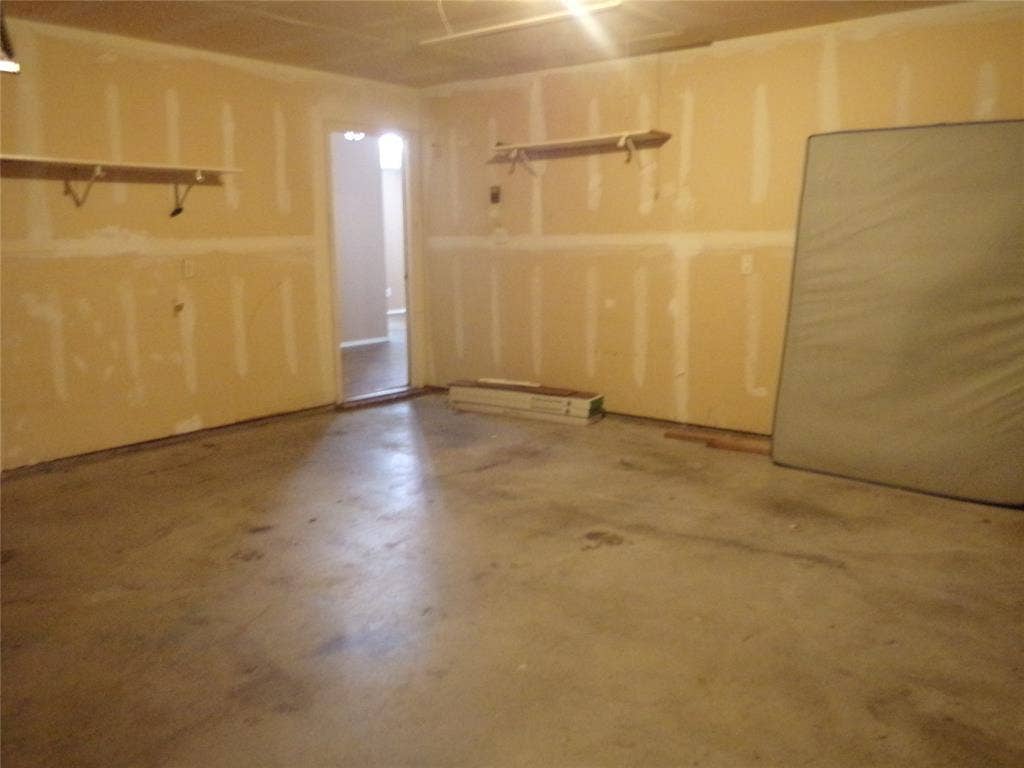 4708 Topaz Lane, Granbury, TX 76049 4708 Topaz Lane, Granbury, TX 76049