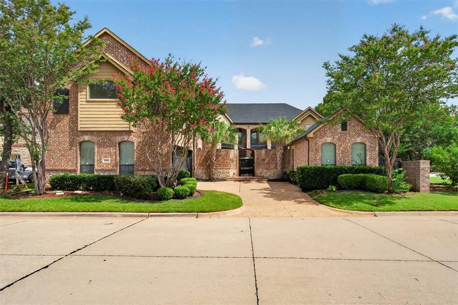 Property photo for 3801 Park Manor Court, Arlington, TX