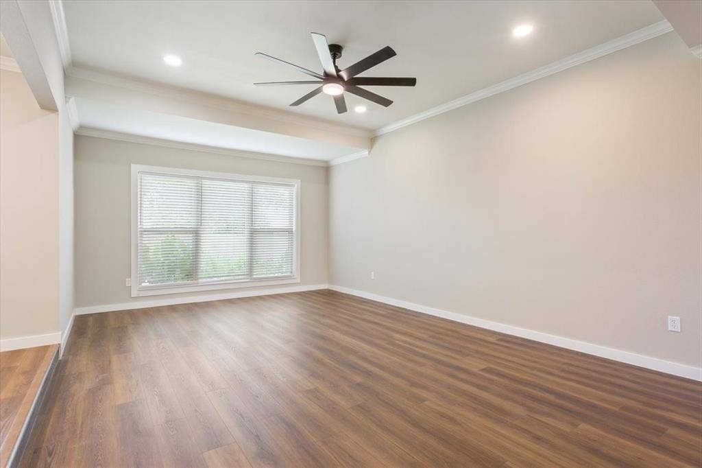 116 Boleman Drive, Hewitt, TX 76643 Spacious room featuring vaulted ceilings, wood-finish flooring, a large window with blinds, recessed lighting, and a remote controlled ceiling fan