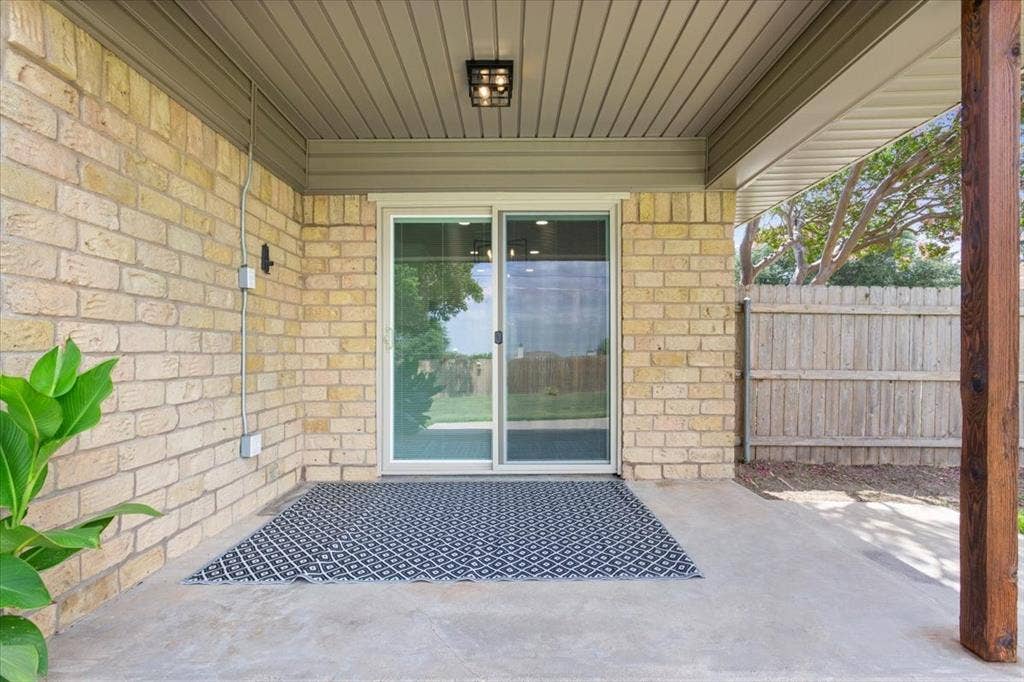 116 Boleman Drive, Hewitt, TX 76643 Covered back porch with privacy fenced yard