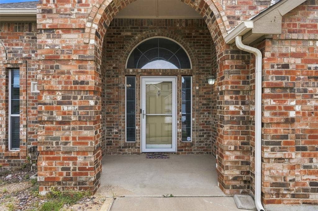 3221 Canary Lane, Midlothian, TX 76065