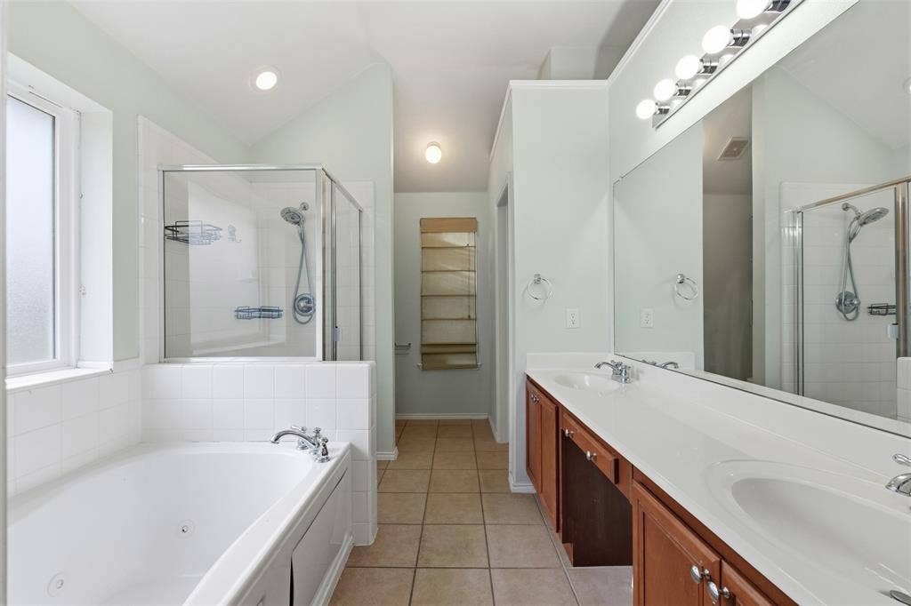 3221 Canary Lane, Midlothian, TX 76065