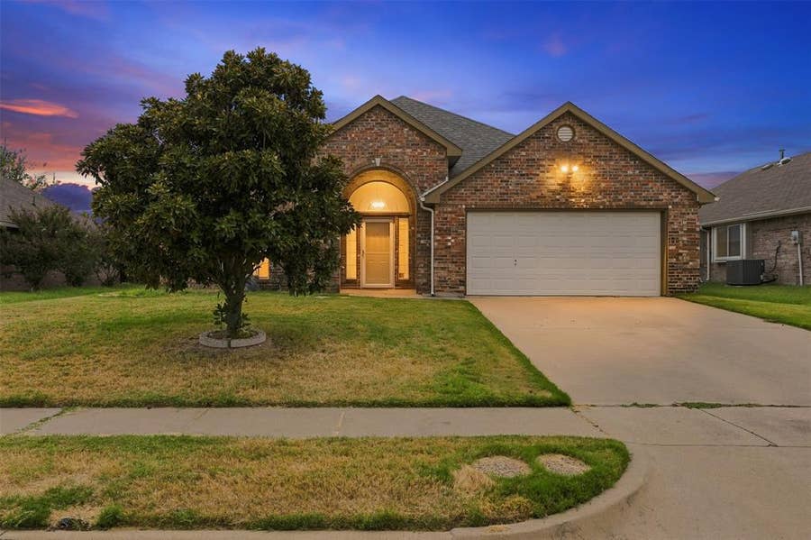 Property photo for 3221 Canary Lane, Midlothian, TX