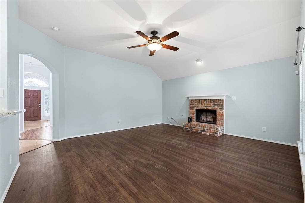 3221 Canary Lane, Midlothian, TX 76065