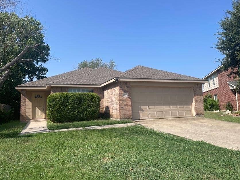 Property photo for 820 Eagle Drive, Saginaw, TX