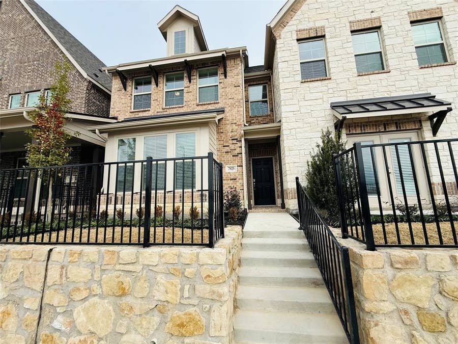 Property photo for 7925 Bayside Drive, Rowlett, TX
