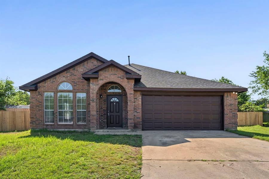 Property photo for 1216 Urban Drive, DeSoto, TX