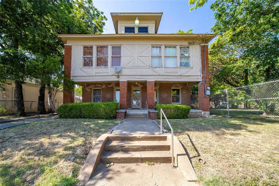 Property photo for 909 Sunset Avenue, Dallas, TX
