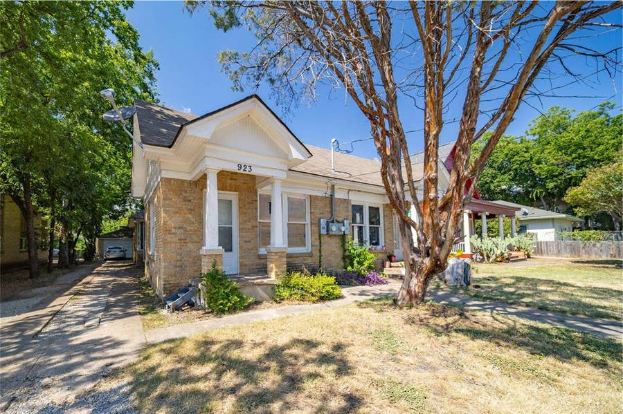 Property photo for 921 Sunset Avenue, Dallas, TX