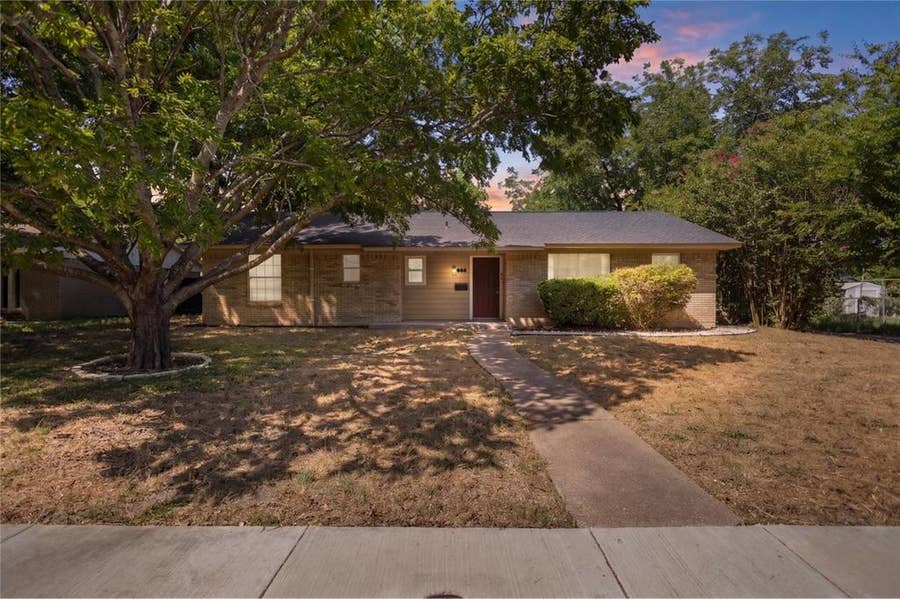 Property photo for 655 W PENTAGON Parkway, Dallas, TX