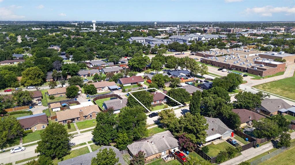 4213 Cheyenne Drive, Rowlett, TX 75088 Short walk to the local school