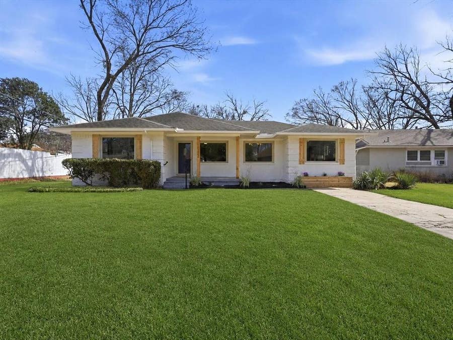 Property photo for 10322 Pinecrest Drive, Dallas, TX
