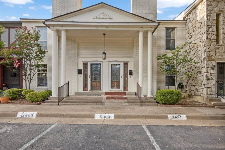 Property photo for 5907 Copperwood Lane, #1138, Dallas, TX