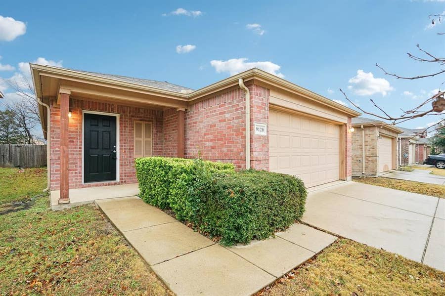 Property photo for 9120 Sun Haven Way, Fort Worth, TX