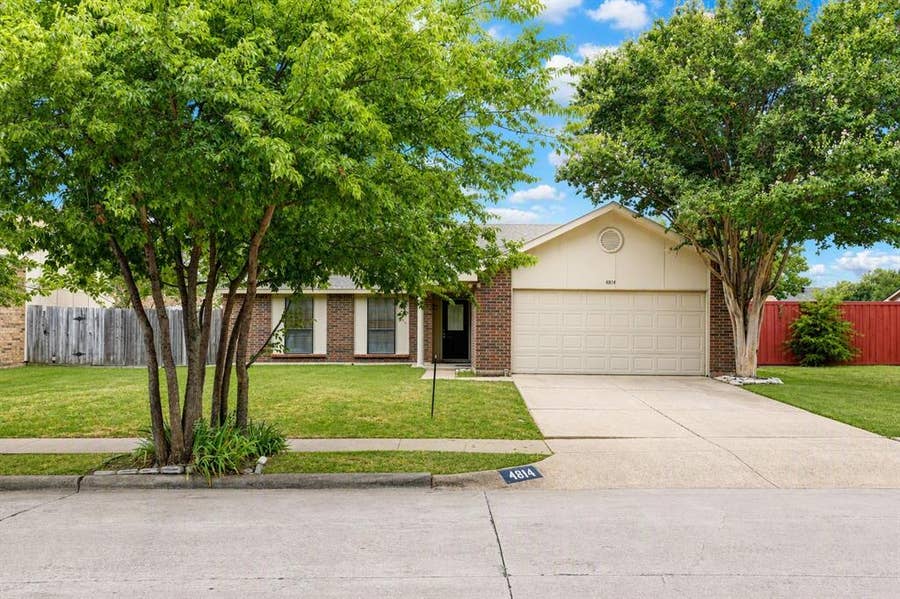 Property photo for 4814 Trailwood Drive, Grand Prairie, TX