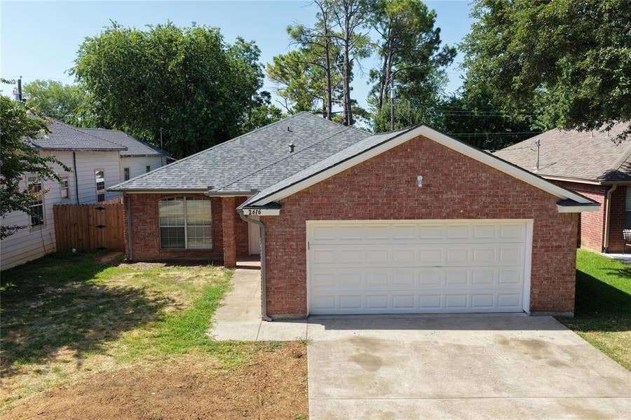 Property photo for 2616 18th Street W, Irving, TX