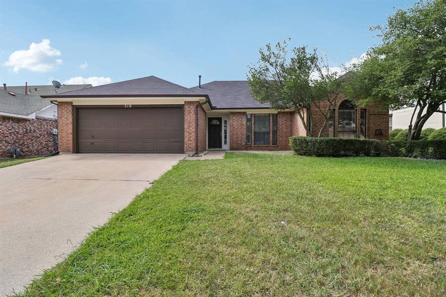 Property photo for 519 Kessler Street, Grand Prairie, TX