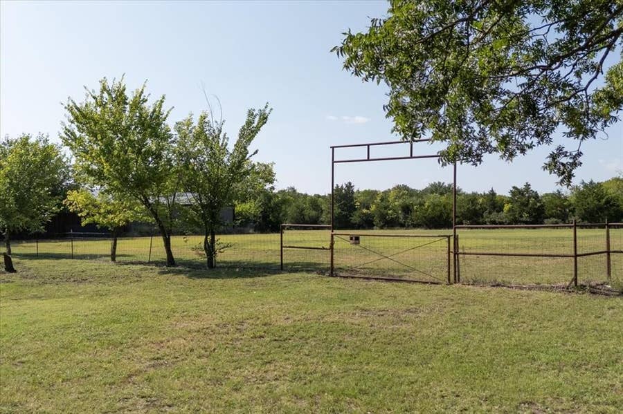 Property photo for 404 Hackberry Drive, Anna, TX
