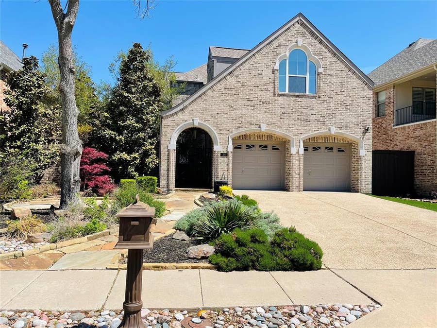 Property photo for 40 Emerald Pond Drive, Frisco, TX