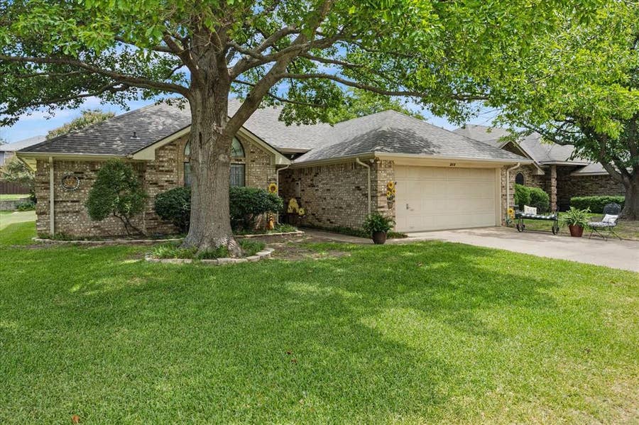 Property photo for 217 Harris Drive, Rockwall, TX