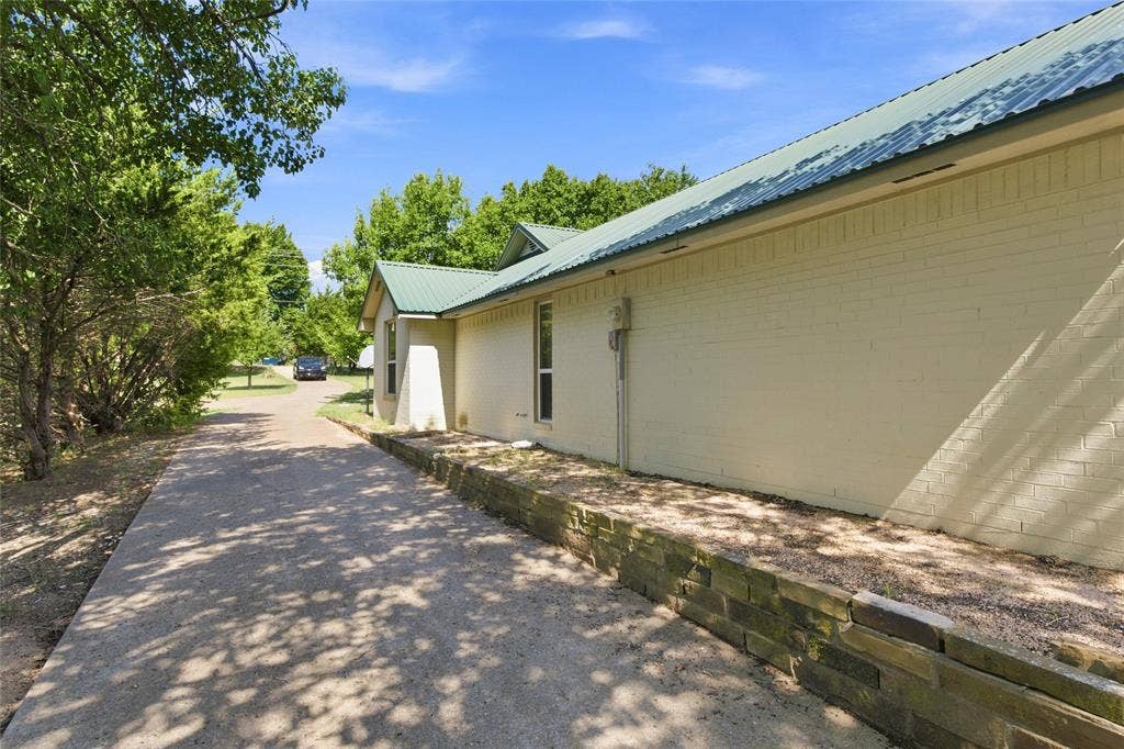 3280 Blackchamp Road, Midlothian, TX 76065