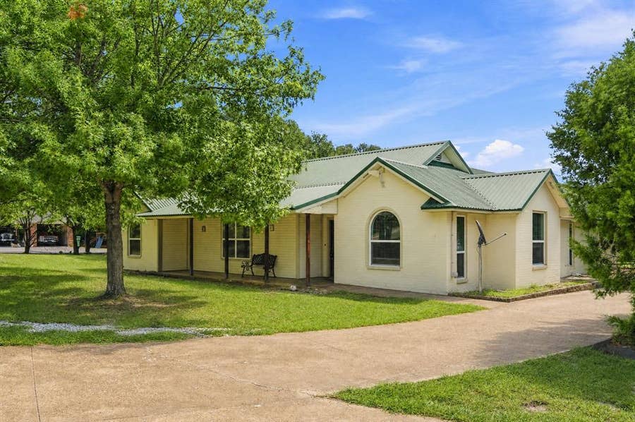 Property photo for 3280 Blackchamp Road, Midlothian, TX